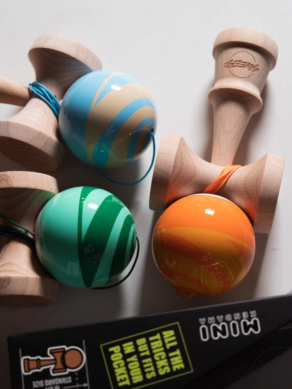 Sweets Kendamas France MINI Kendama Kendamas FR Sweet Petit bilboquet freestyle Blaster Lacer enfant SWIRL grass fire water